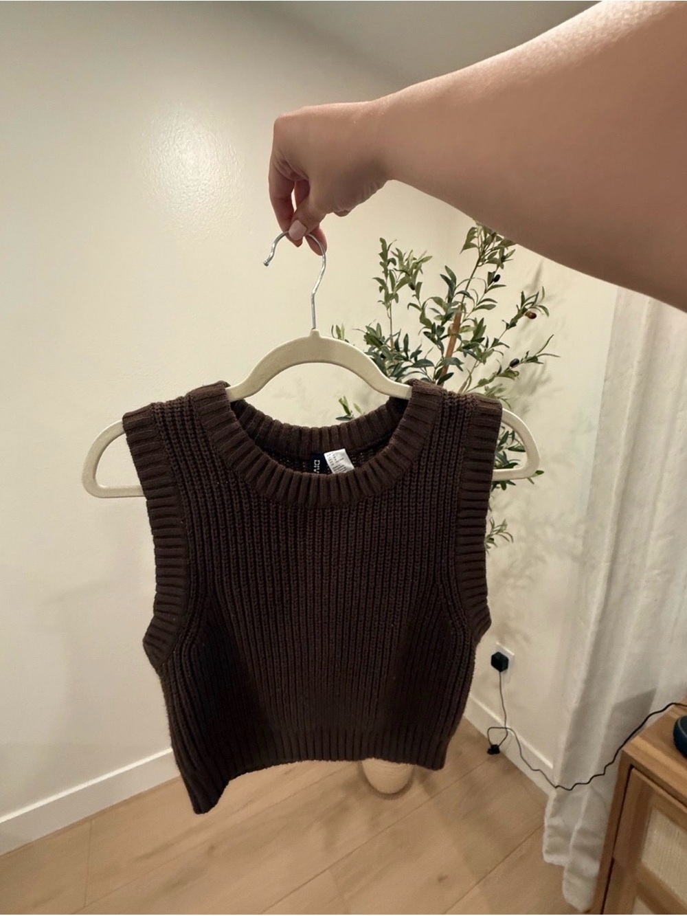 Divided Brown Ribbed Knit Sleeveless Sweater Vest